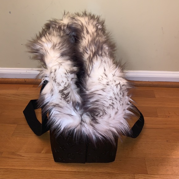 NWT designer inspired faux black leather with faux fur pet carrier. - Picture 4 of 10